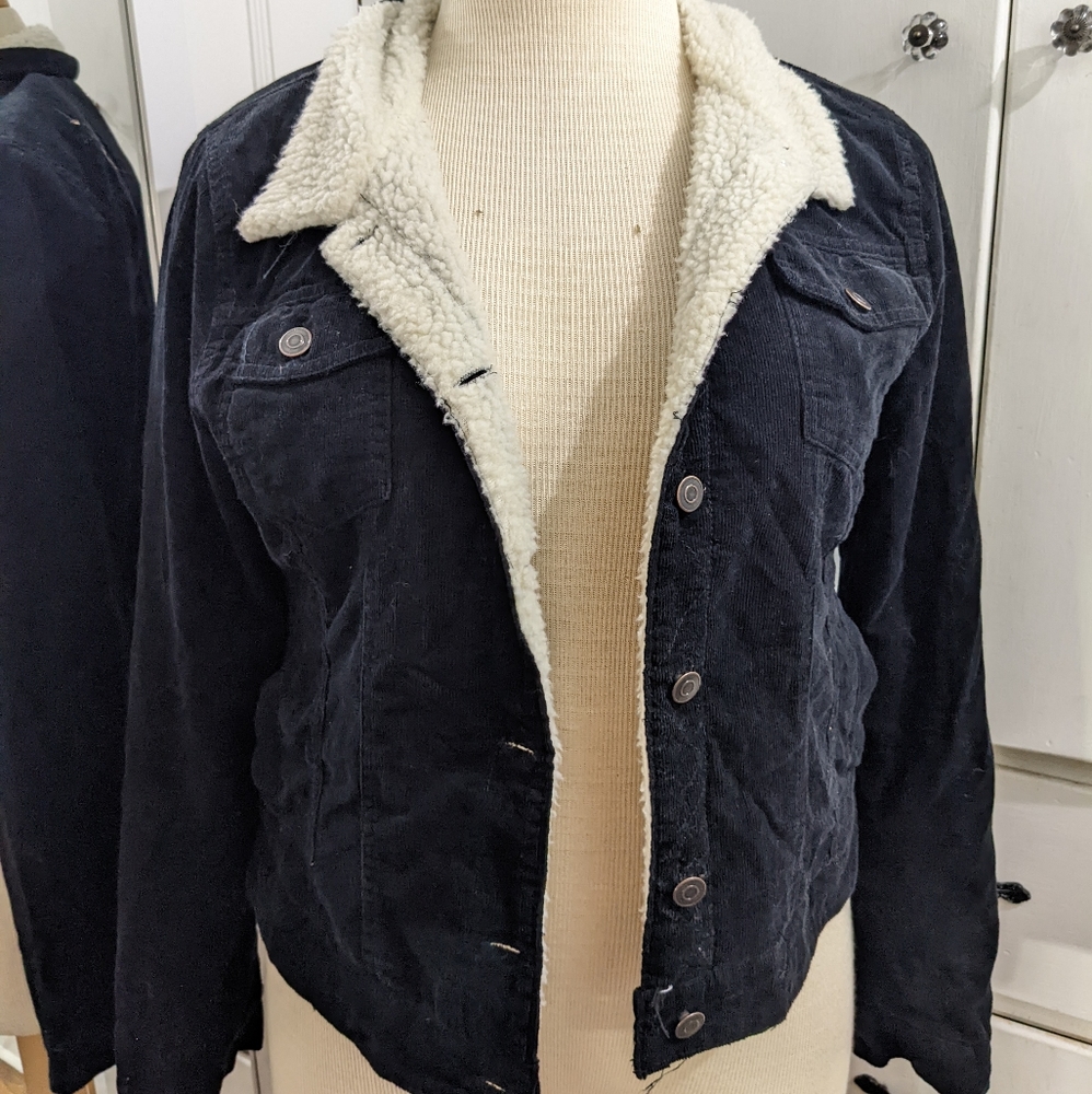 XL Black corduroy Sherpa line button up jacket